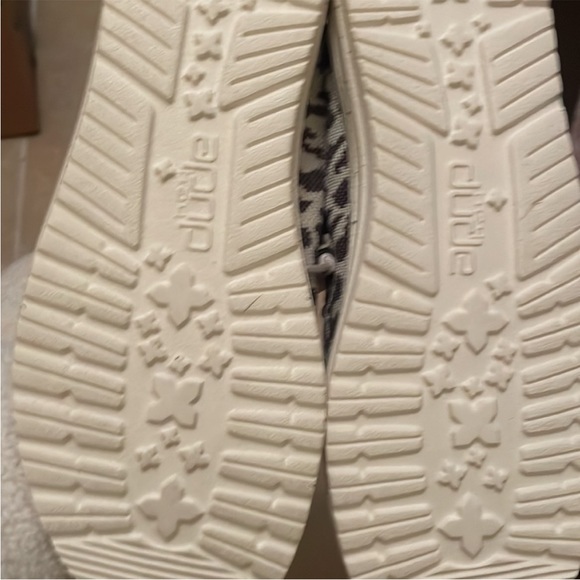 Hey dude Wendy woven cheetah print- size 7-9 - Picture 2 of 10